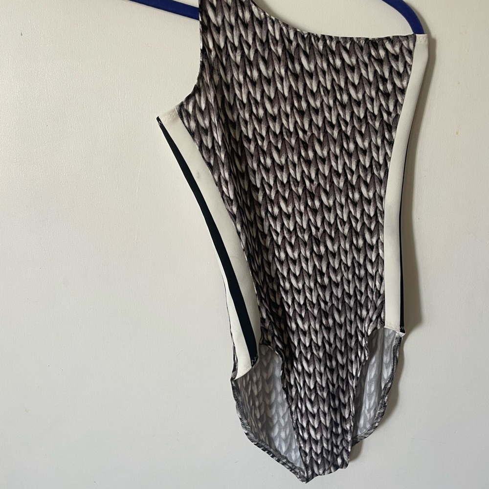 Norma Kamali One Shoulder Print Swimsuit Size XS